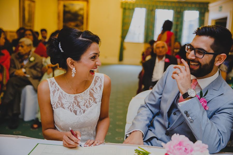 Bryllupsfotograf Bhavna Barratt (bhavnabarratt). Bilde av 29 juli 2016