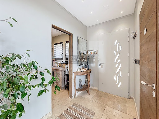 Maison avec piscine et terrasse 3