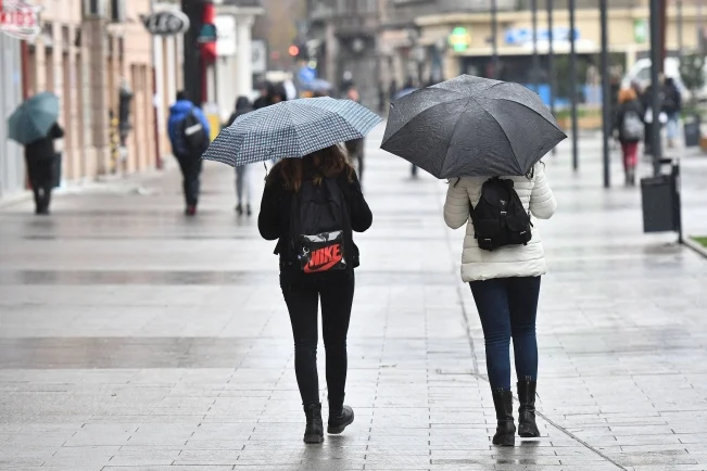 U Srbiji sutra osetno hladnije vreme sa kišom