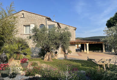 Maison avec piscine et terrasse 14