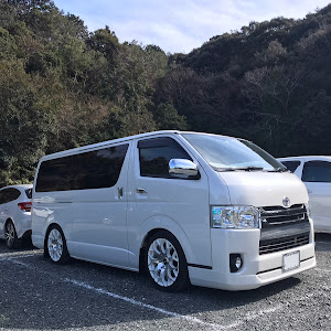 ハイエースバン TRH200V