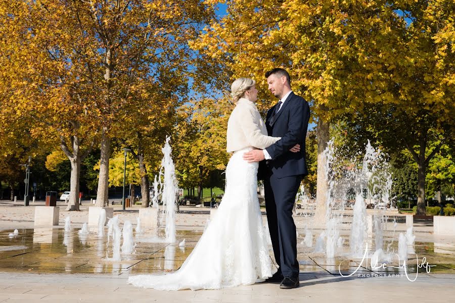 Fotógrafo de casamento Zsuzsanna Fisli (albawolfphoto). Foto de 8 de fevereiro 2021