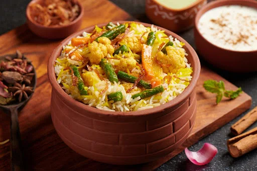 Veg Dum Handi Biryani (750 Grams).