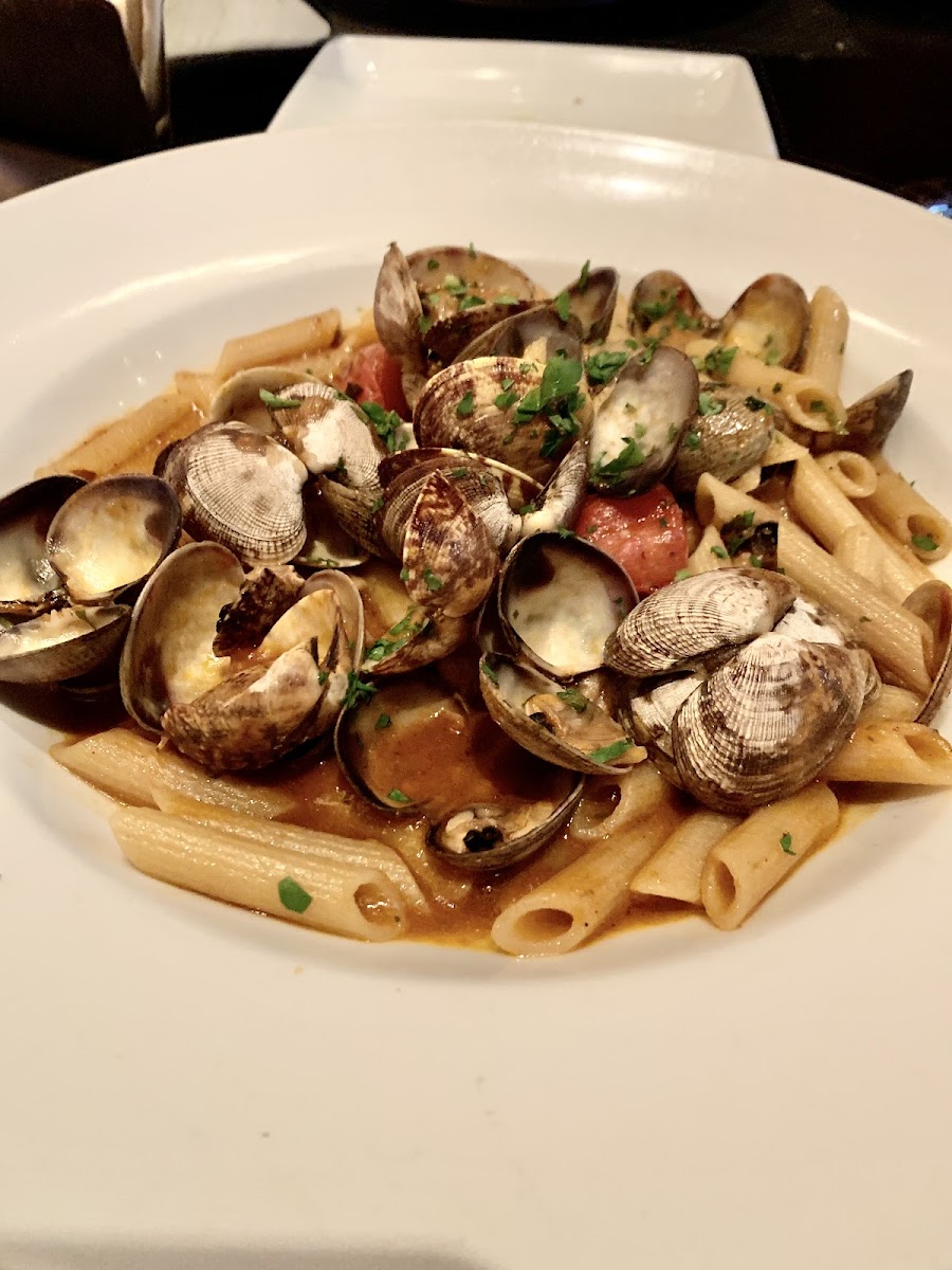 Clams with linguini. Make sure to ask for gluten free bread!