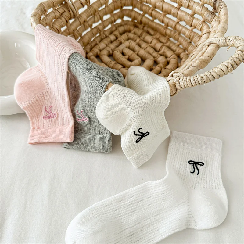 Title 7, Bow-bestickte kurze dünne Socken, atmungsaktiv ...