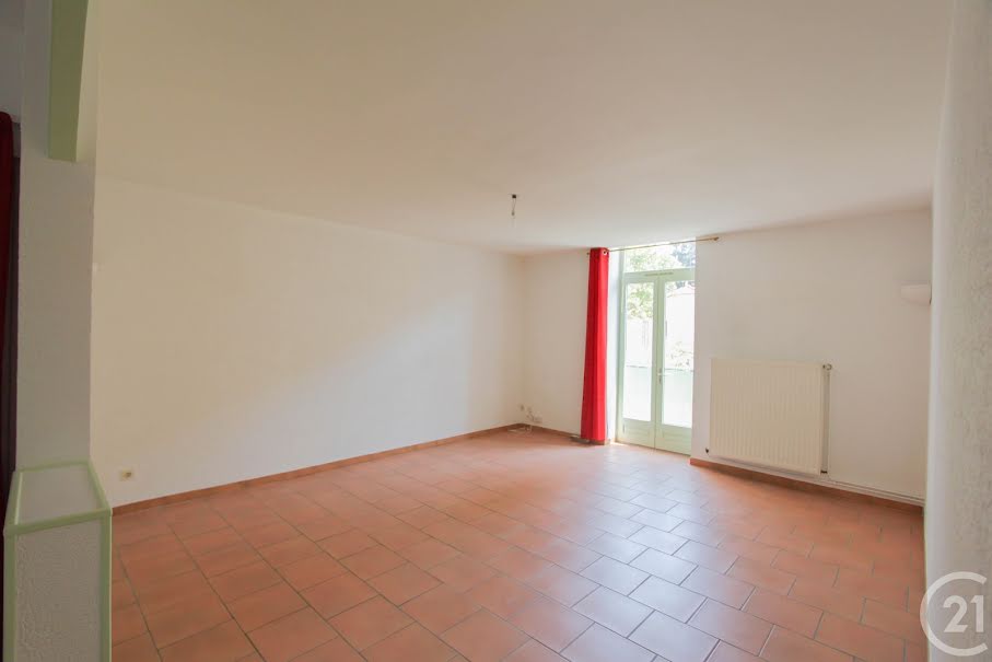Location  appartement 3 pièces 75.9 m² à Champagne-au-Mont-d'Or (69410), 800 €