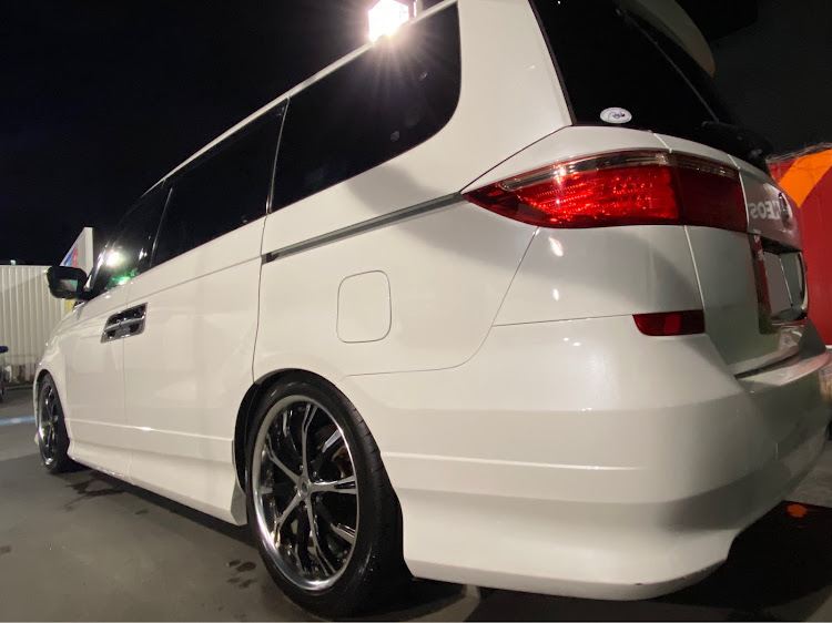 エリシオンプレステージのRR1・洗車・車高調整・自己満足の世界に関するカスタム事例の投稿画像3枚目