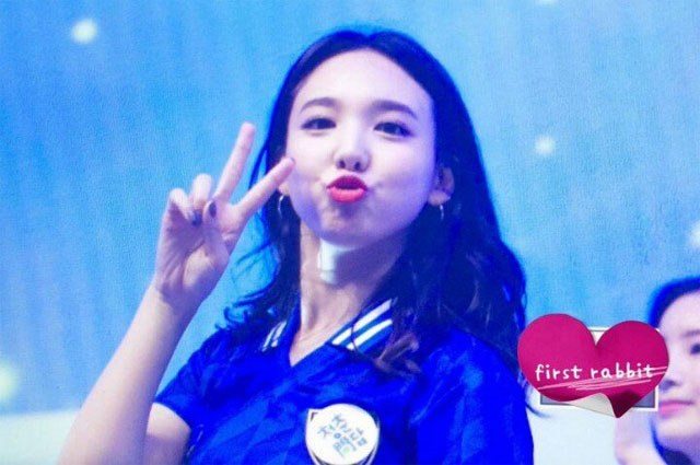 Twice Nayeon- Eldest members that look like makanes/ Pann