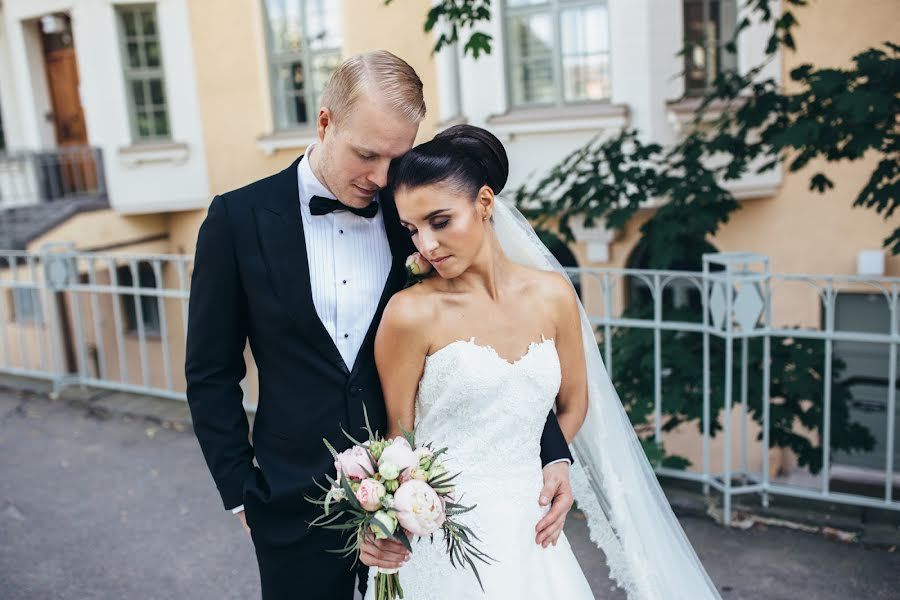 Photographe de mariage Reetta Tulemo (taydenkuunkuva). Photo du 11 juin 2019