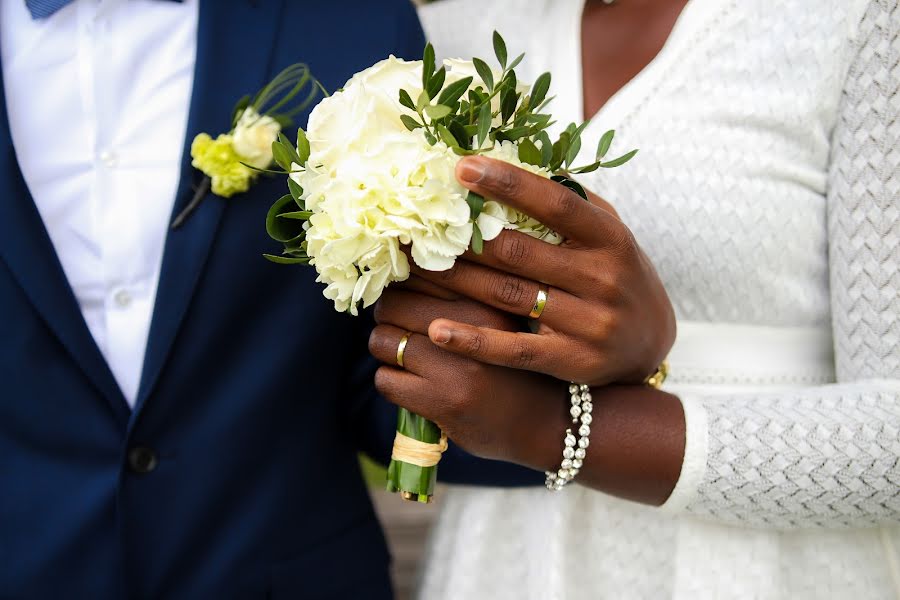 Fotógrafo de casamento Larisa Linca (larisalinca). Foto de 10 de janeiro 2019