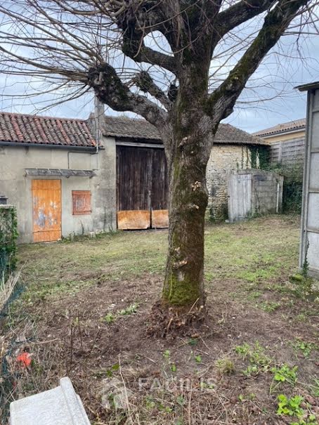 Vente maison 4 pièces 75 m² à La Couronne (16400), 83 900 €