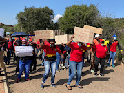 Rand Water employees affiliated to Samwu have downed tools over a dispute regarding their annual bonuses. 