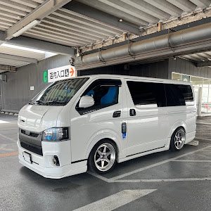 ハイエースバン GDH206V