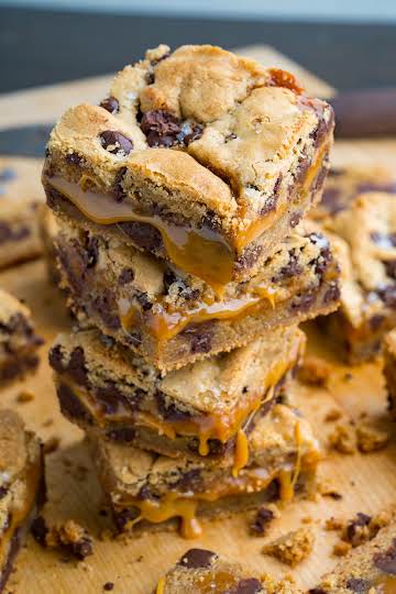 Salted Caramel Chocolate Chip Cookie Bars