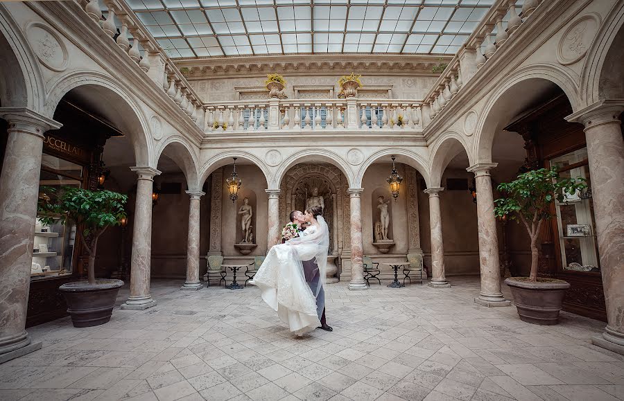 婚禮攝影師Olesya Kotova（bmhdzdz）。2020 8月7日的照片