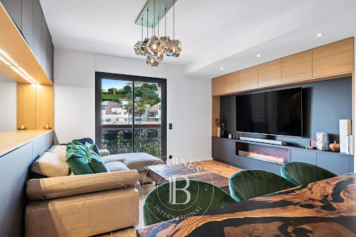 Apartment 5