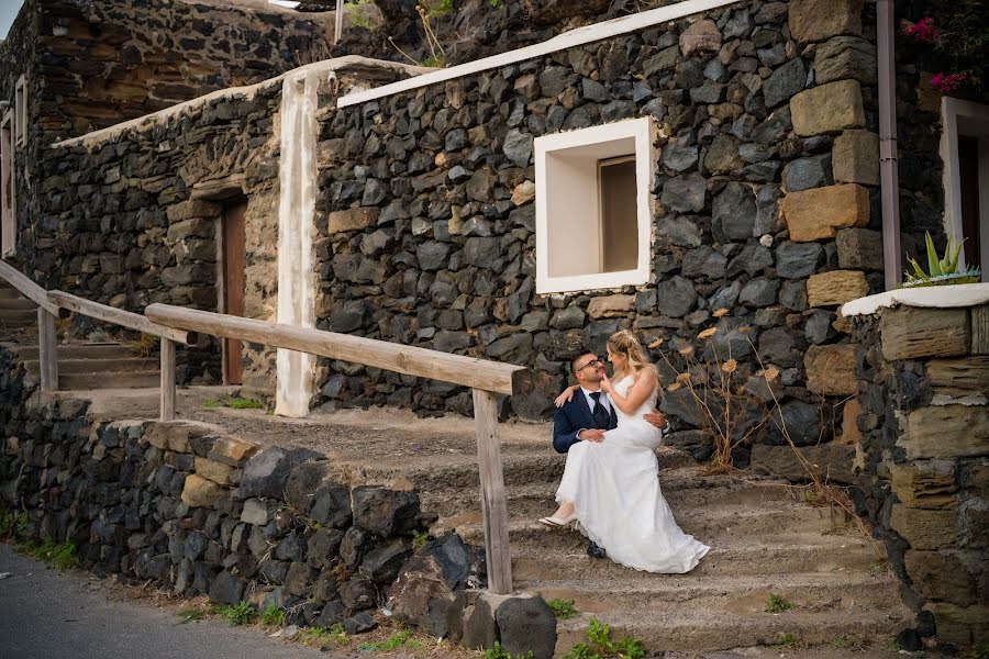 Fotografo di matrimoni Salvatore La Mantia (fotolamantia). Foto del 17 aprile 2023