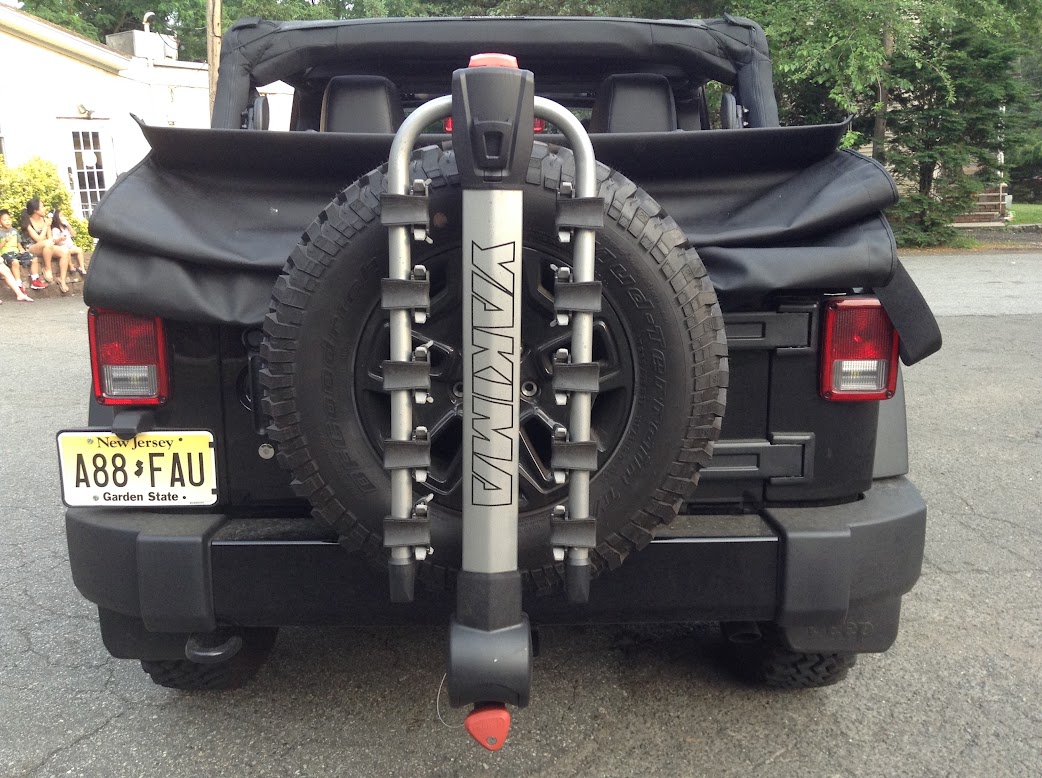 Yakima Ridgeback 5 + Quadratec hitch receiver fit great | Jeep Wrangler  Forum