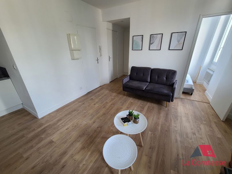 Location meublée appartement 2 pièces 28 m² à Marseille 1er (13001), 750 €