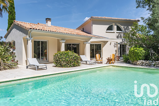 House with pool and terrace 1
