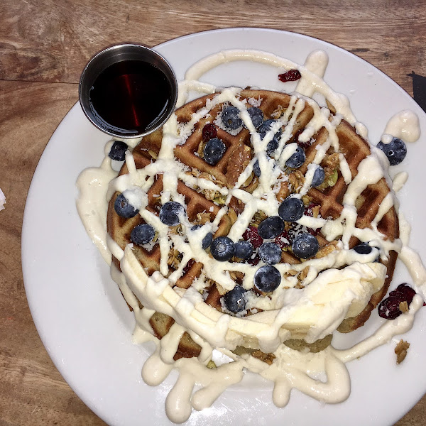 Waffles with cashew cream