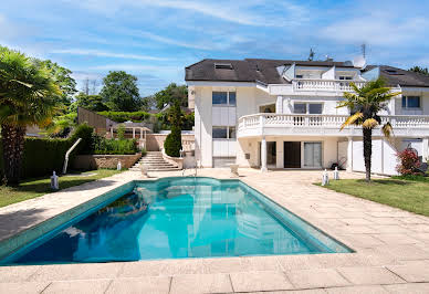 House with garden and terrace 11