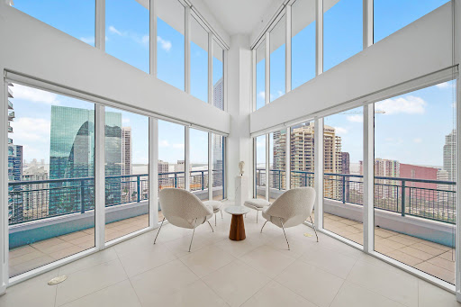 Apartment with pool 3