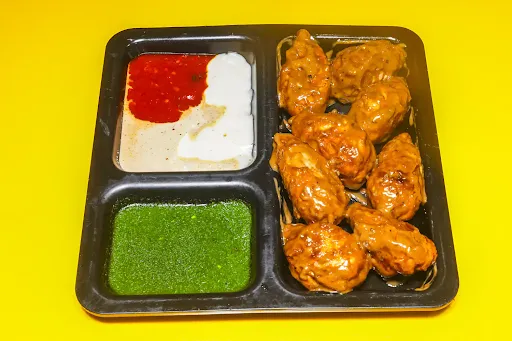 Veg Lava Momos [8 Pieces]