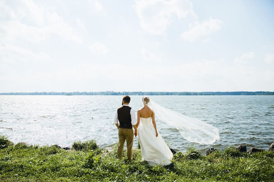 Fotógrafo de casamento Anna Savina (savina). Foto de 30 de abril 2017