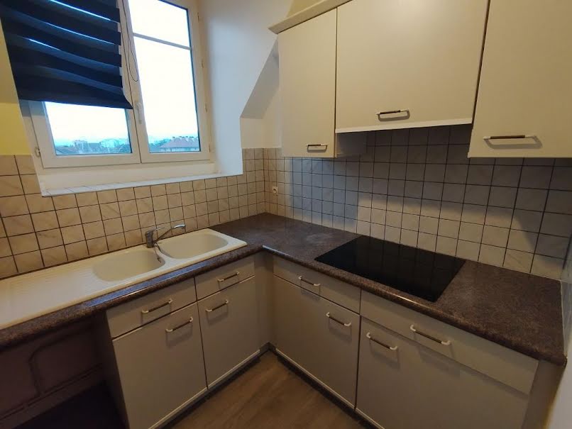 Location  appartement 2 pièces 47 m² à Chaumont (52000), 440 €