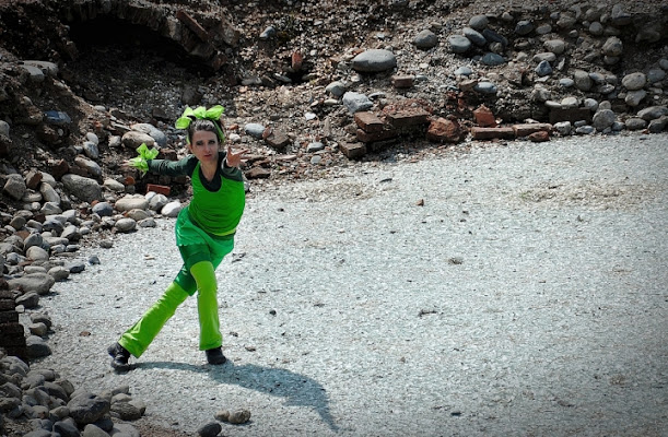 DANZANDO FRA LE ROVINE di Paolo Scabbia