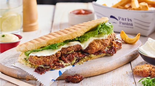 Hugo (Fried Chicken & Mozza Sandwich)