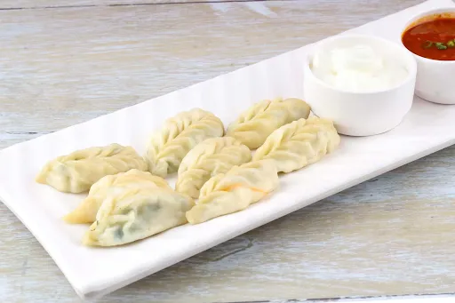 Veg Steamed Momos [8 Pieces]