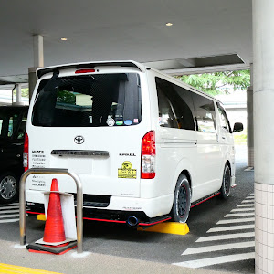 ハイエースバン TRH200V