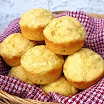 Creamed Corn Cornbread Muffins was pinched from <a href="http://joylovefood.com/creamed-corn-cornbread-muffins/" target="_blank">joylovefood.com.</a>