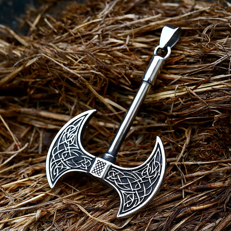 Collier rétro nordique viking avec nœud celtique et pendentif hache en acier inoxydable double face, style unique et original.