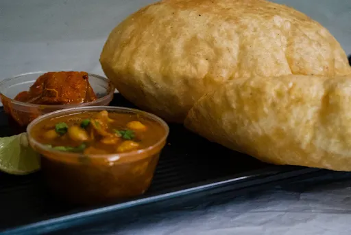 Chola Bhatura