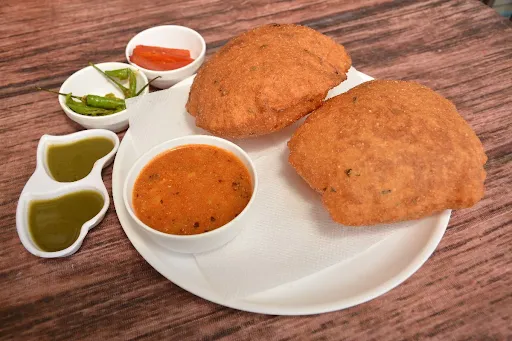 Bedmi Poori With Aloo Sabji