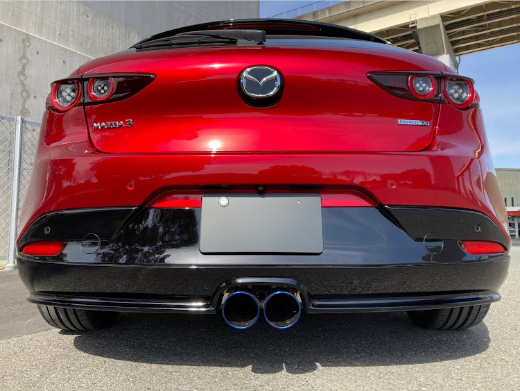 MAZDA3のマフラー・マツダ3・マツダ3ファストバック・新発売・スカイアクティブＸに関するカスタム事例の投稿画像2枚目