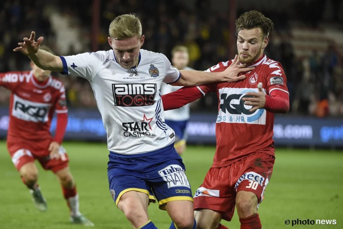 Sinterklaas kan veel, maar voetballen kon hij nog niet, dus helpt KV Kortrijk een handje