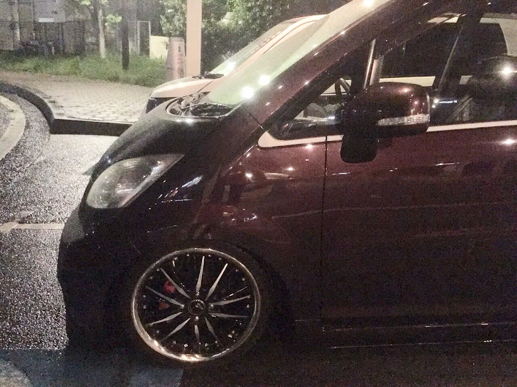 ムーヴの軽ドレ・ドライブ・レッドメモリー・エムズガレージに関するカスタム事例の投稿画像1枚目