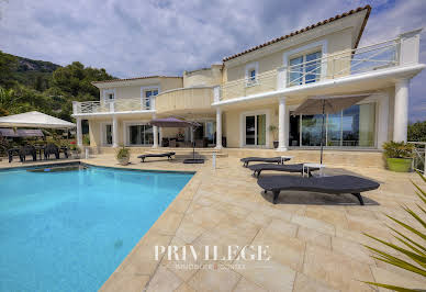 Villa with pool and terrace 5