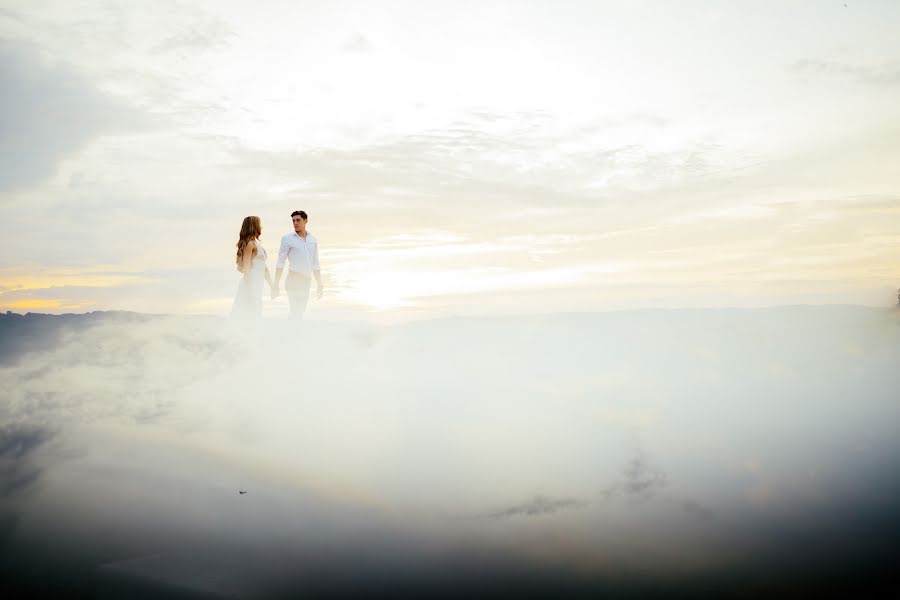 Fotógrafo de casamento Mihai Duca (miducaphoto123). Foto de 21 de agosto 2019