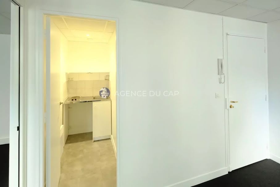 Location  locaux professionnels 4 pièces 90 m² à Paris 3ème (75003), 4 458 €