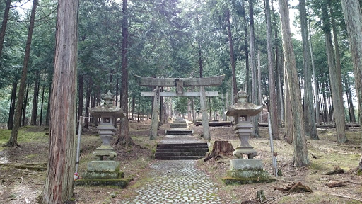 石尊神社