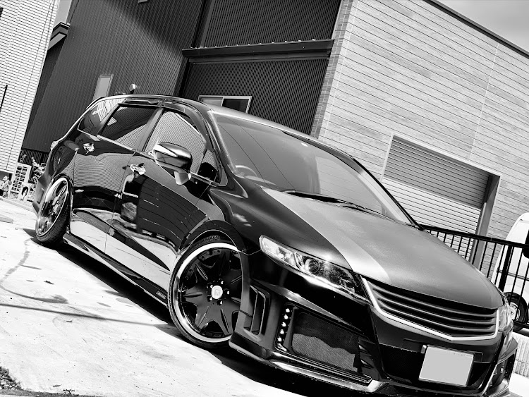 オデッセイのSpirit Link・愛車の白黒写真展・ピックアップに選ばれたい・おしりもセクシーよ😍に関するカスタム事例の投稿画像1枚目