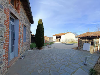 ferme à Saint-Just-la-Pendue (42)