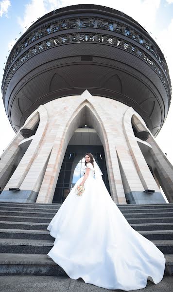 Wedding photographer Denis Khuseyn (legvinl). Photo of 6 February 2020
