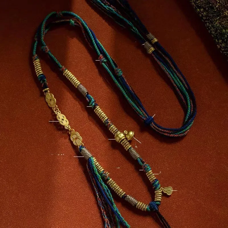 Colar pingente com corda de algodão tibetano, um acessório estiloso e confortável para o pescoço, ideal para uso diário e visual boêmio.