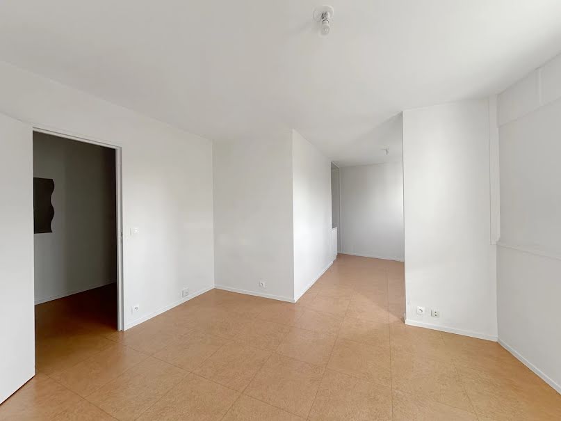 Location  appartement 2 pièces 53.56 m² à Saint-Cloud (92210), 1 050 €